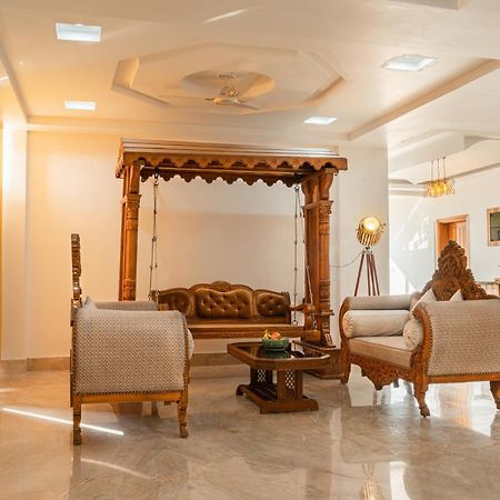 Restnation By The Staycationer Dehradun Ngoại thất bức ảnh
